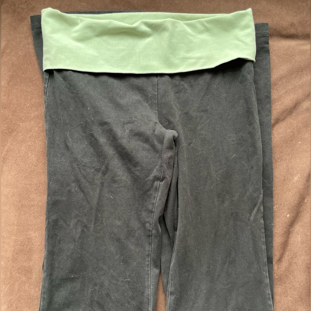 Pink Victoria Secret’s bootcut leggings